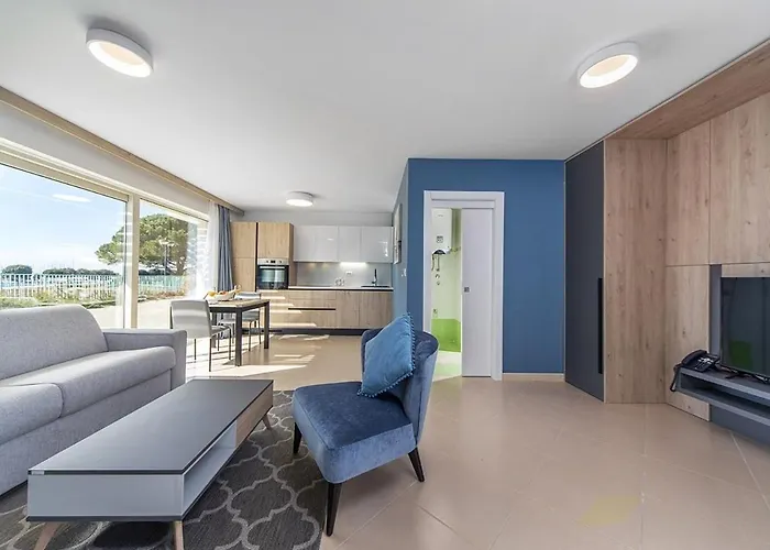 Garden Palace Superior Sea View Ii 우마그